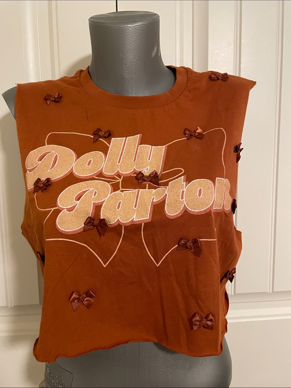 Dolly Parton Rust Bow-Embellished Cropped Tank